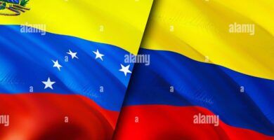 arepa y banderas de venezuela y colombia
