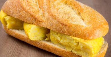 bocadillo de tortilla de patatas