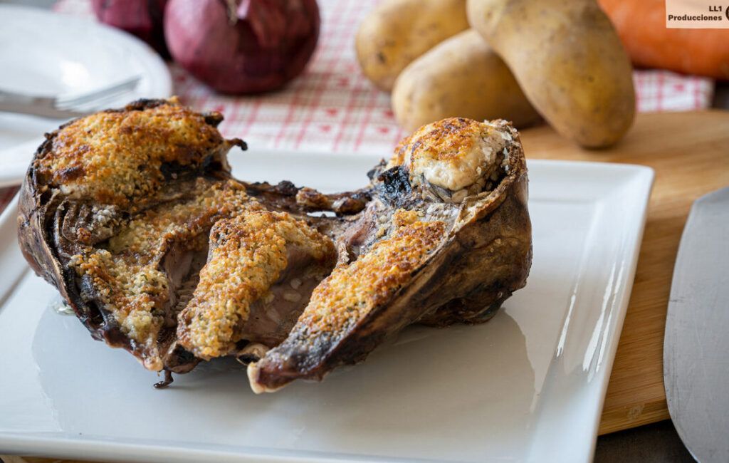 cabeza de cordero cocinada