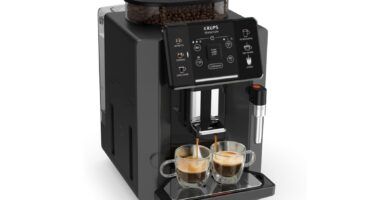cafetera superautomatica en funcionamiento