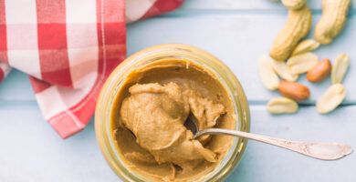 crema de cacahuete abierta