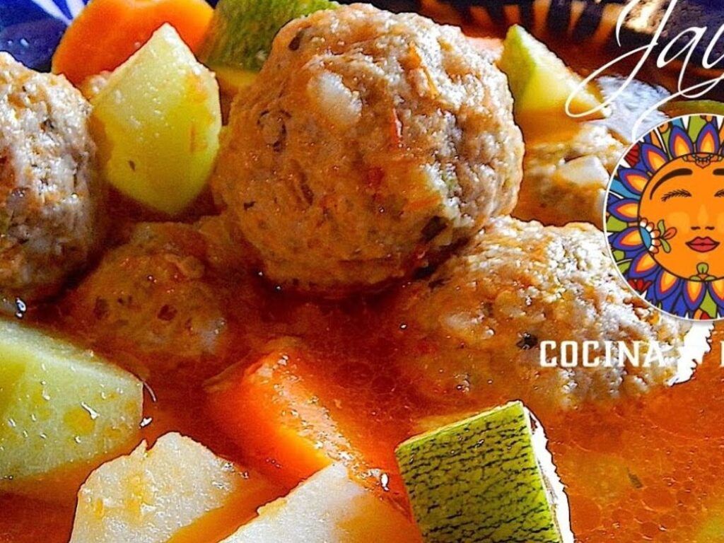 deliciosas albondigas en caldo