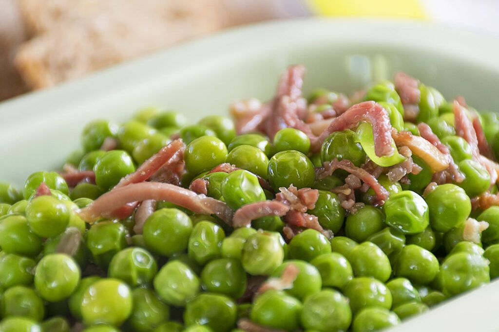 guisantes frescos y saludables