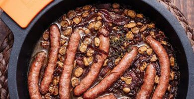 habas con cebolla y vino