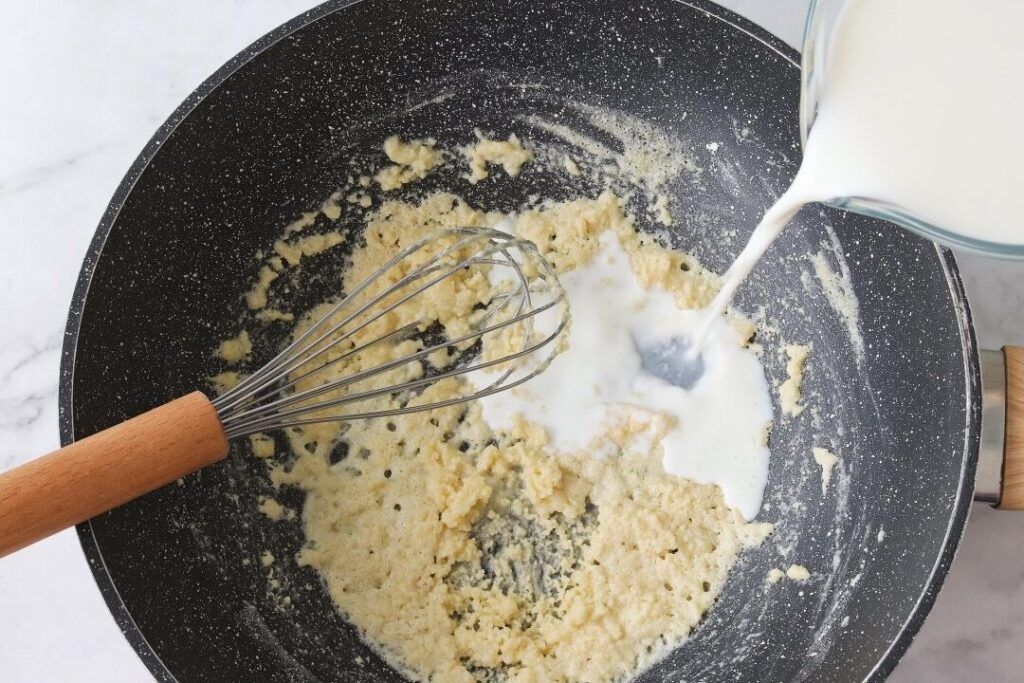 harina y leche para croquetas