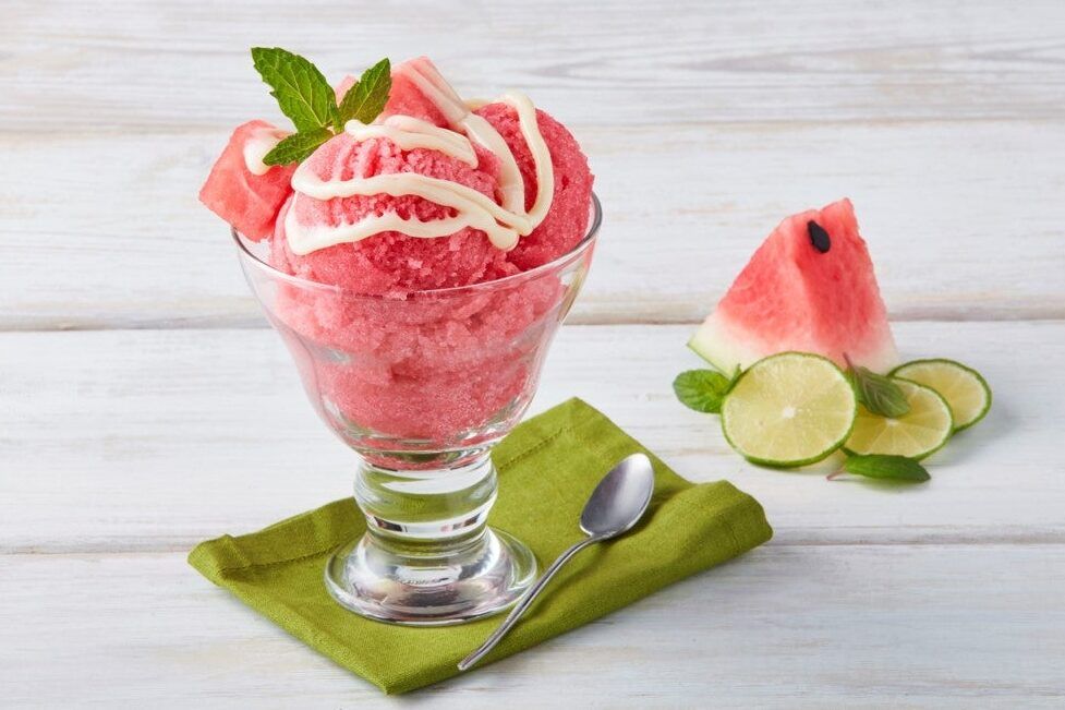 helado de sandia y leche condensada