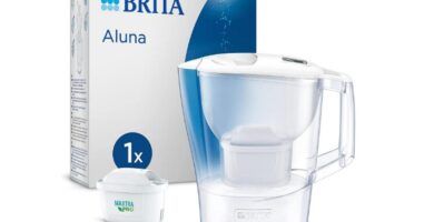 jarra brita y agua pura