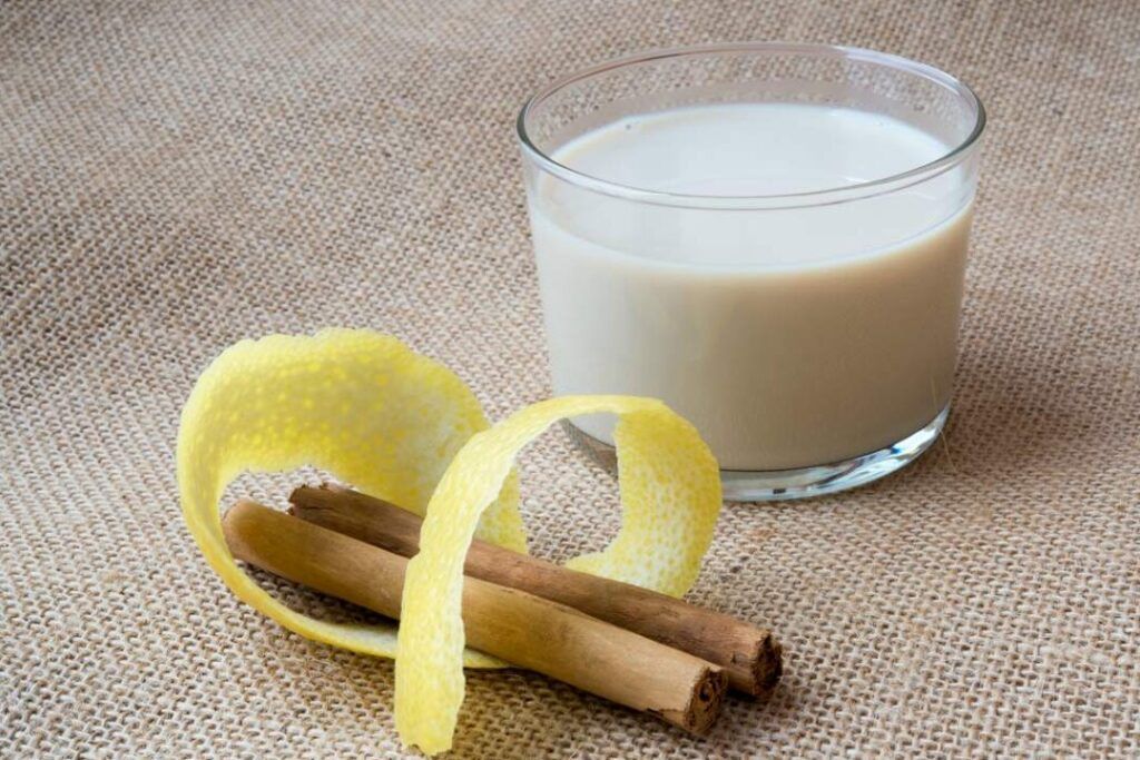 leche con canela y limon