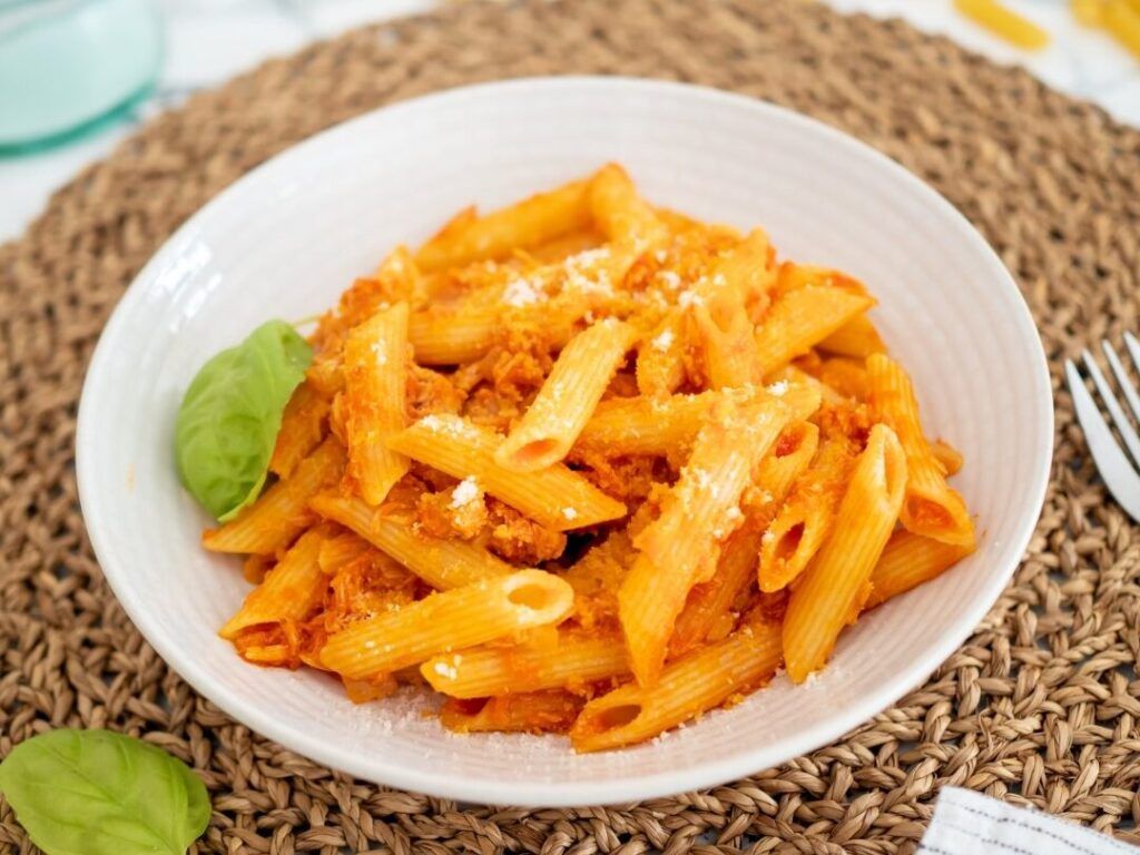 macarrones con atun y tomate