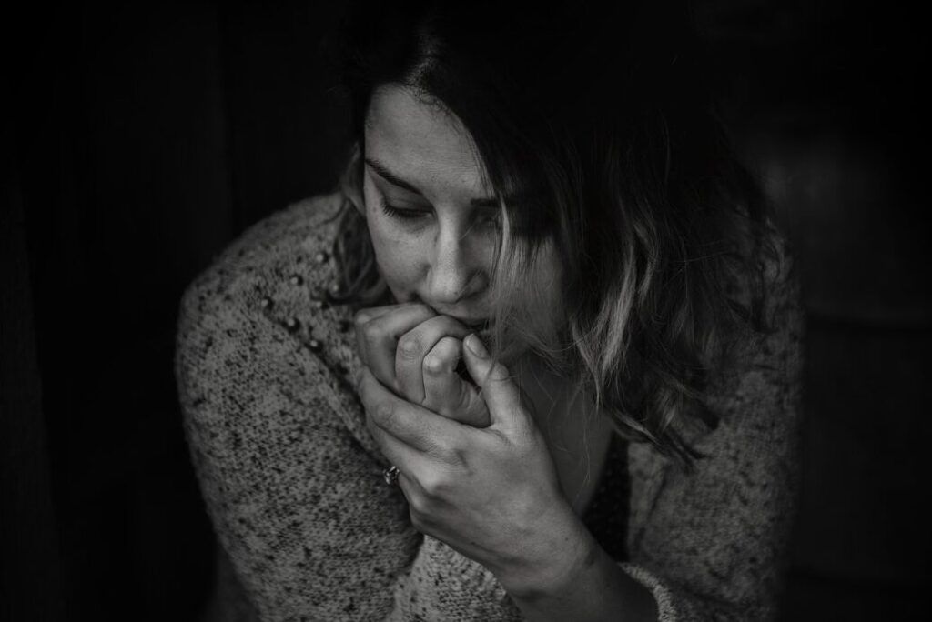mujer consumiendo maca