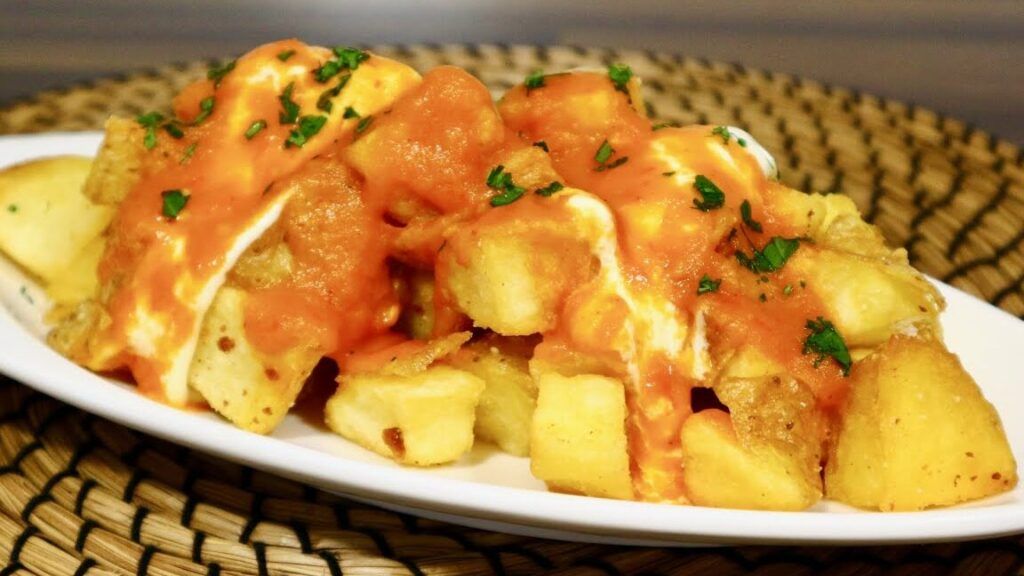 patatas bravas jugosas y crujientes