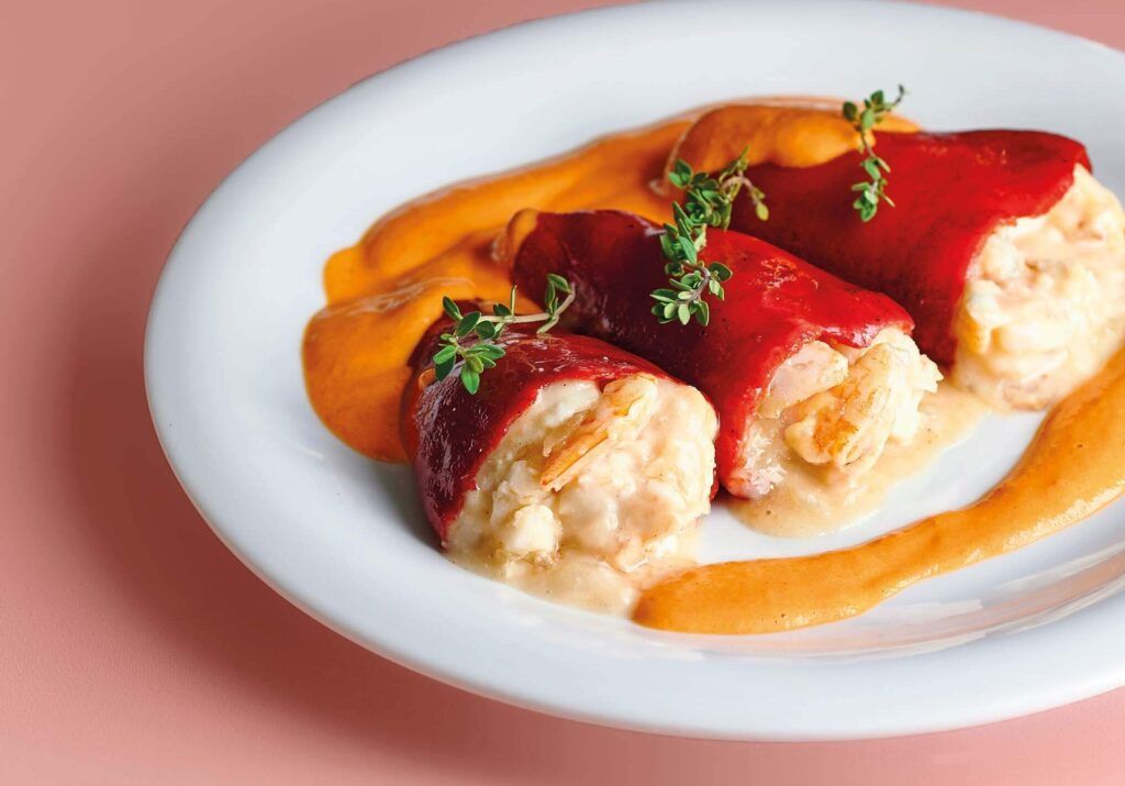 pimientos rellenos de merluza y gambas