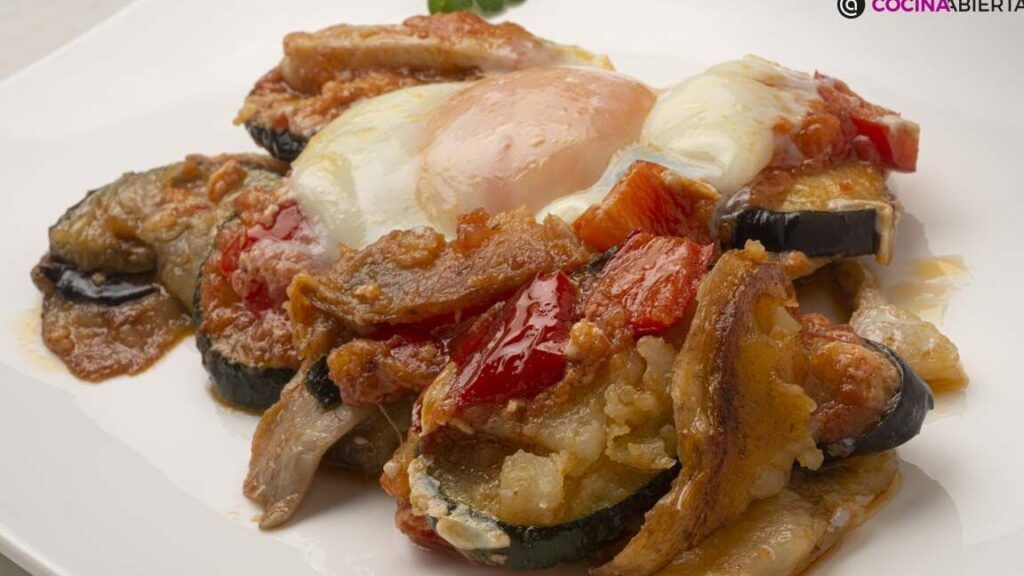 pisto con setas y huevos