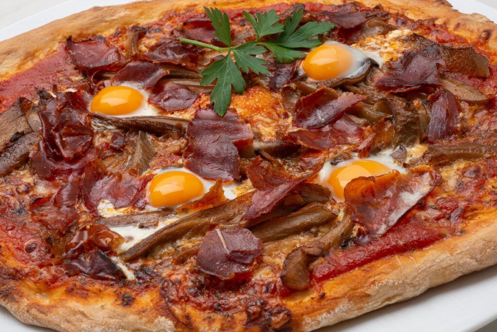 pizza con setas queso y jamon