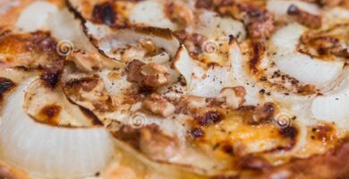 pizza deliciosa con queso de cabra y miel