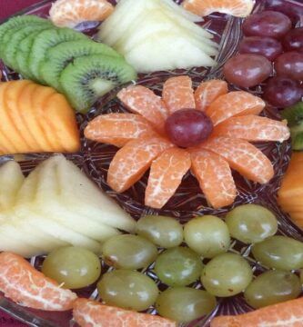 plato de frutas variadas