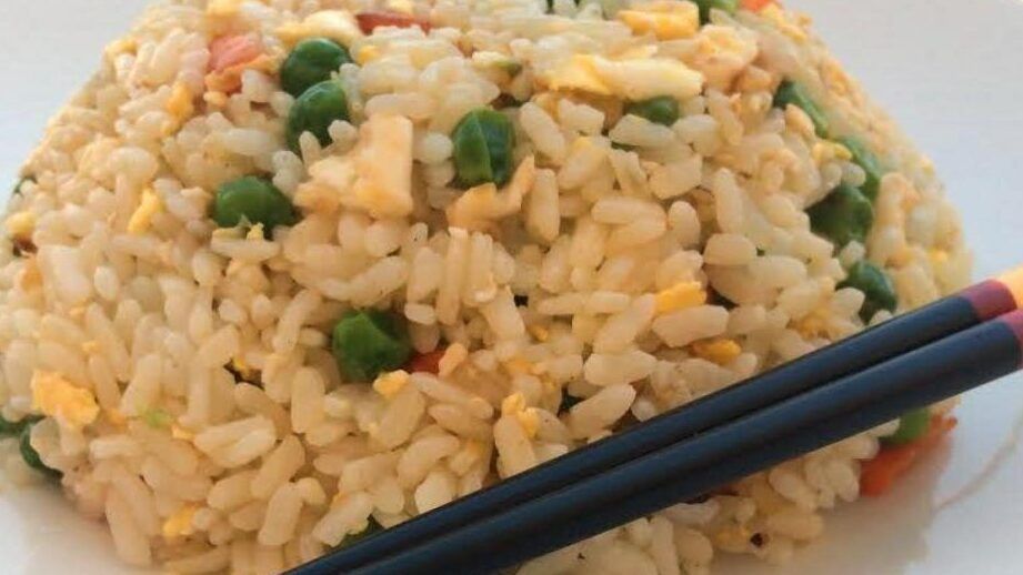 plato finalizado de arroz tres delicias