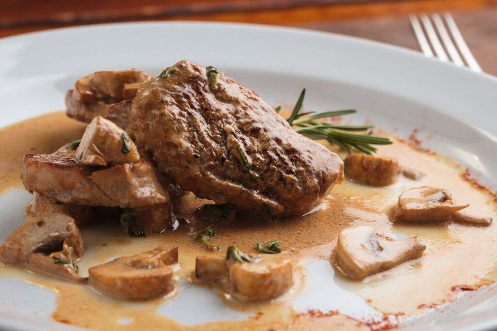 secreto de cerdo en salsa