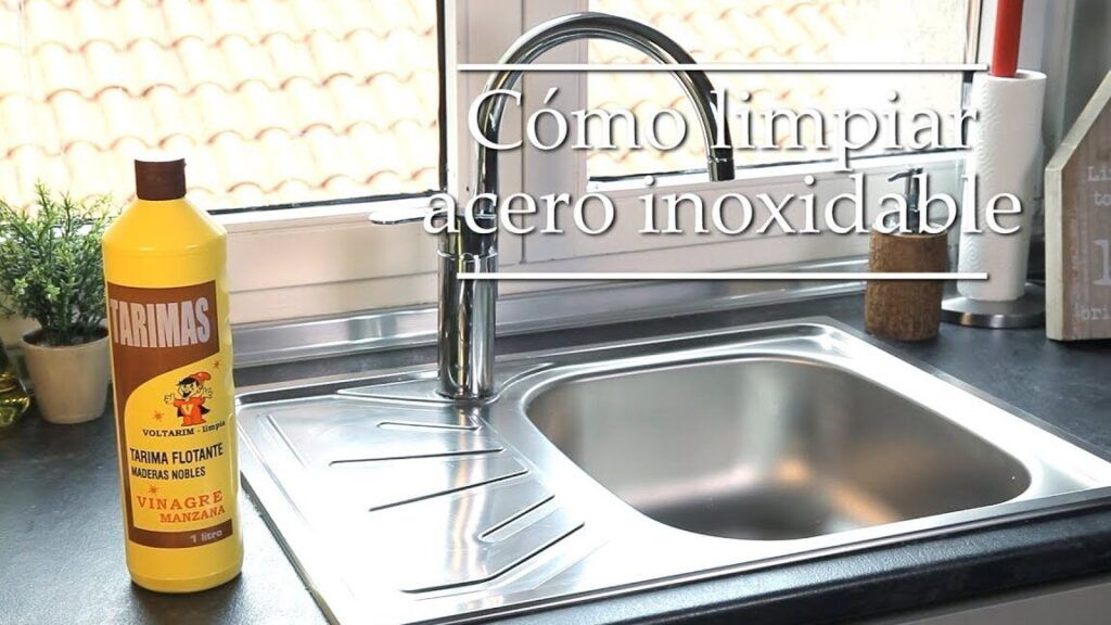 superficie de acero inoxidable reluciente