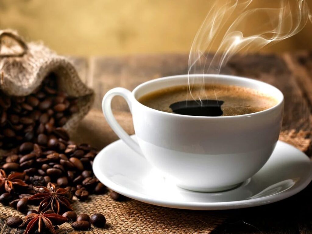 una taza de cafe
