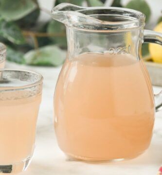 zumo de manzana en licuadora